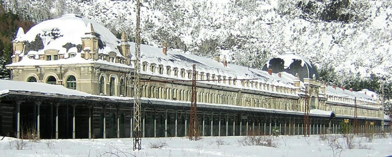 Wifi Como En Tu Casa Canfranc Estacion Eksteriør bilde